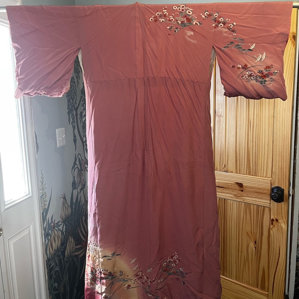 Vintage-Inspired Pink Floral Japanese Kimono